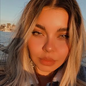 Meet your Posher, Magdalena